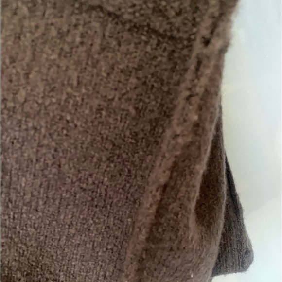 Cozy cardigan with cool "seams" and flattering design! See pic for more details! - Picture 5 of 8